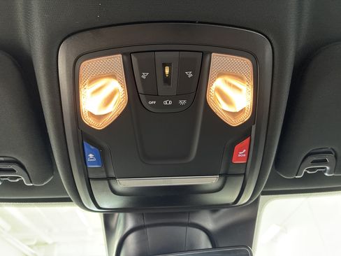 Used 2025 RAM 2500 4x4 Crew Cab image 23