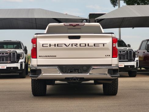 Used 2020 Chevrolet Silverado 1500 LTZ w/ LTZ Plus Package AWD/4WD image 6