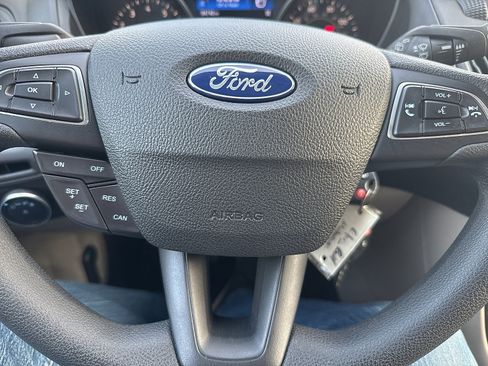 Used 2016 Ford Focus SE w/ SE Power Seat Package FWD image 43