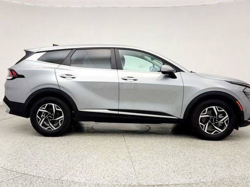 Used 2024 Kia Sportage LX FWD image 4
