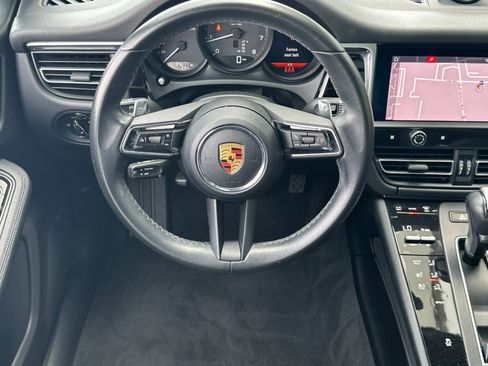 Used 2022 Porsche Macan AWD/4WD image 14