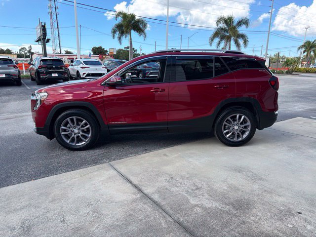 Used 2023 GMC Terrain SLT w/ Tech Package FWD image 5