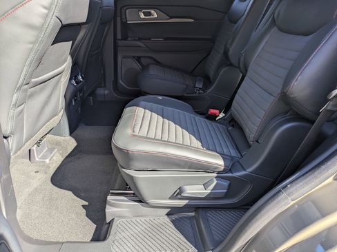 New 2026 Ford Explorer ST-Line w/ ST-Line Street Pack image 27