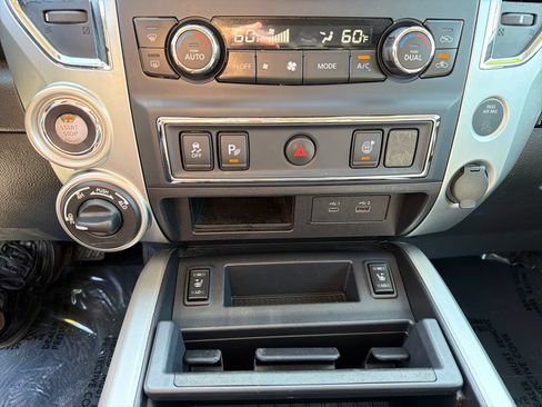 Used 2021 Nissan Titan SV w/ SV Convenience Package AWD/4WD image 29