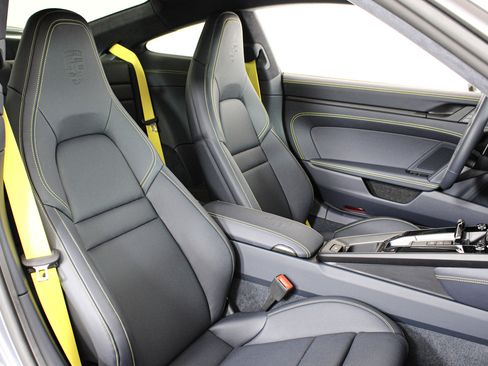 Used 2026 Porsche 911 Carrera GTS RWD image 27