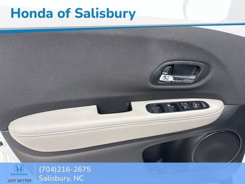 Used 2021 Honda HR-V LX image 17