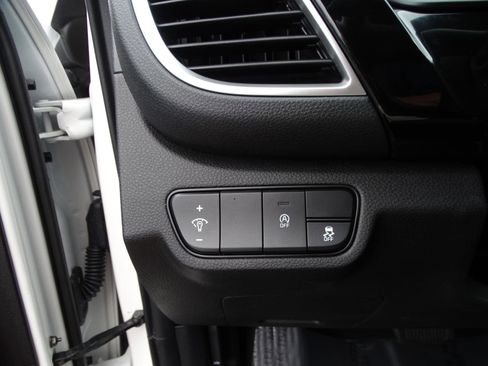 Used 2024 Kia Seltos S image 16