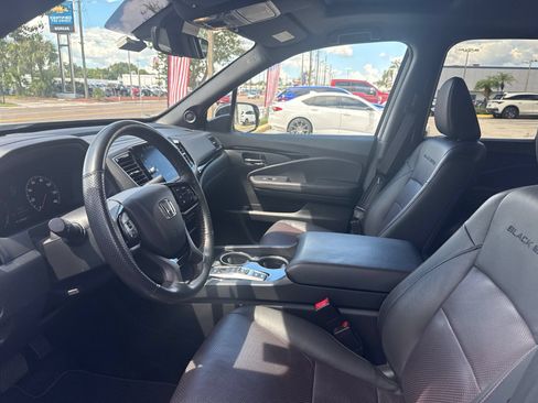 Used 2025 Honda Ridgeline Black Edition image 8