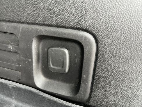 Certified 2023 Chevrolet Traverse LT image 11