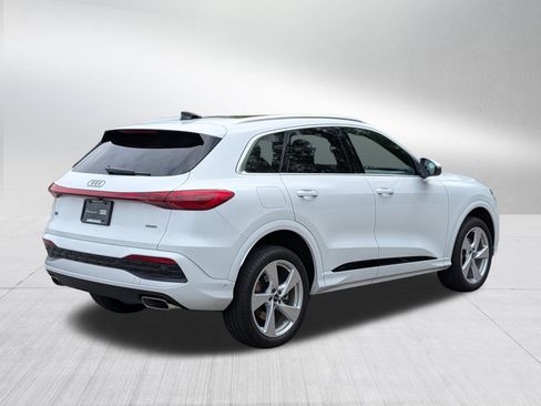 Certified 2025 Audi Q5 Premium w/ Premium Plus AWD/4WD image 7