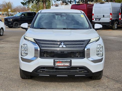 Used 2022 Mitsubishi Outlander ES image 5