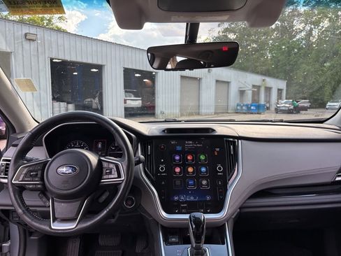 Used 2021 Subaru Outback Limited image 11