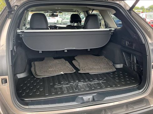 Used 2024 Subaru Outback Limited AWD/4WD image 31