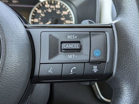 Used 2023 Nissan Rogue SV image 27