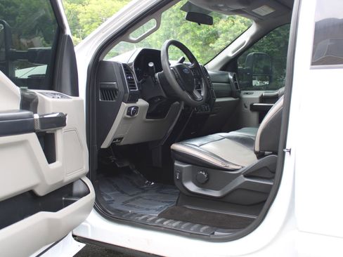 Used 2018 Ford F350 XLT AWD/4WD image 17