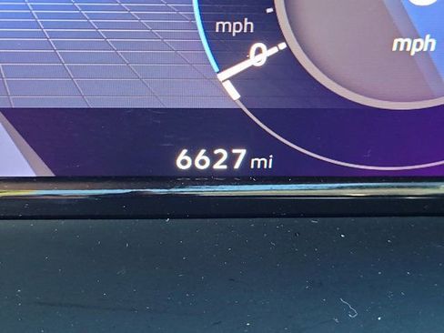 Certified 2025 Volkswagen Atlas Peak Edition SE image 22