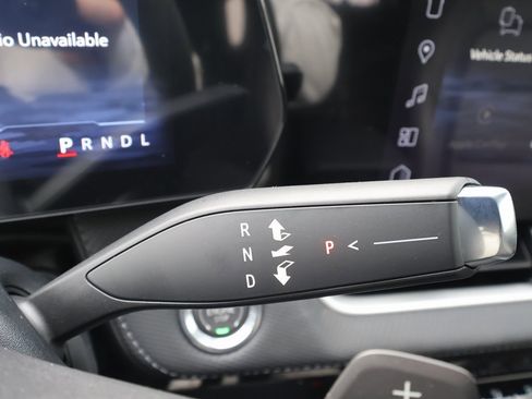 New 2026 Chevrolet Equinox LT w/ Convenience Package II image 17