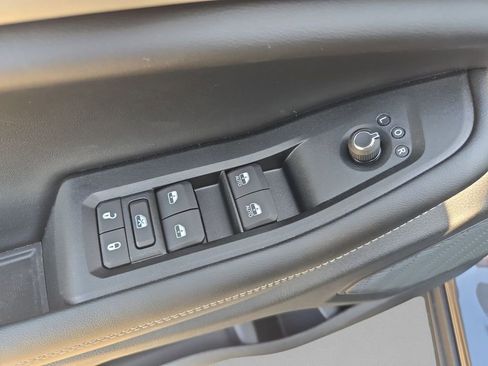 New 2025 Jeep Grand Cherokee Limited RWD image 13