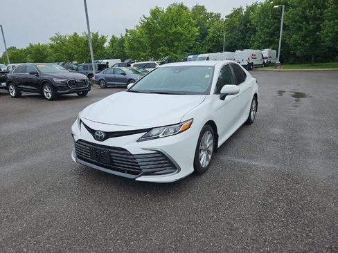 Used 2023 Toyota Camry LE w/ Convenience Package FWD image 3