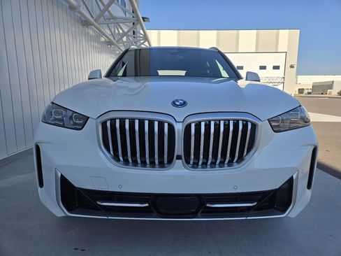 Used 2026 BMW X5 xDrive50e w/ Climate Comfort Package image 23