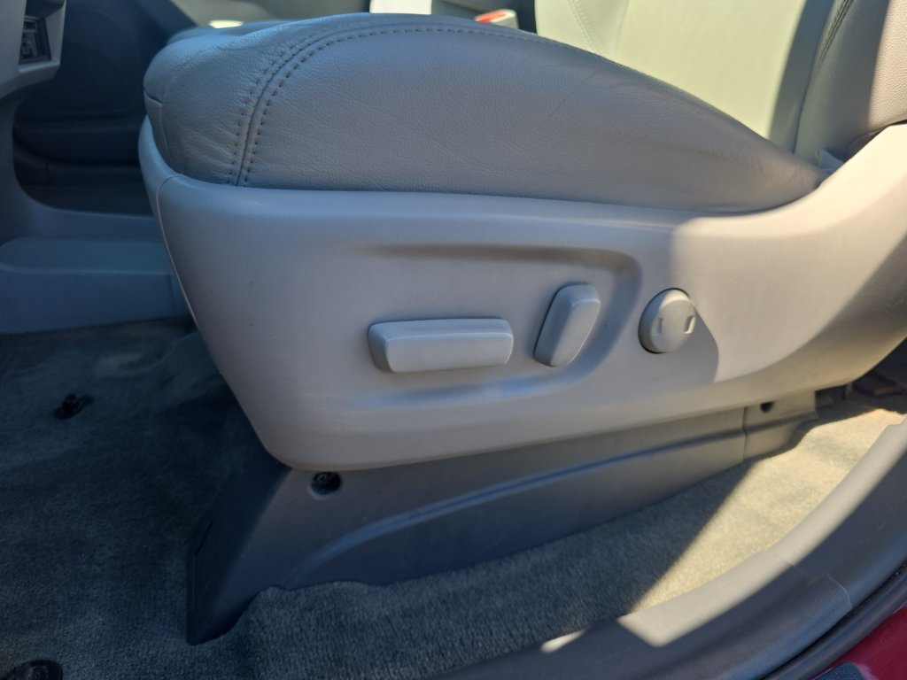 Used 2017 Toyota Sienna XLE Premium w/ Protection Package FWD image 30
