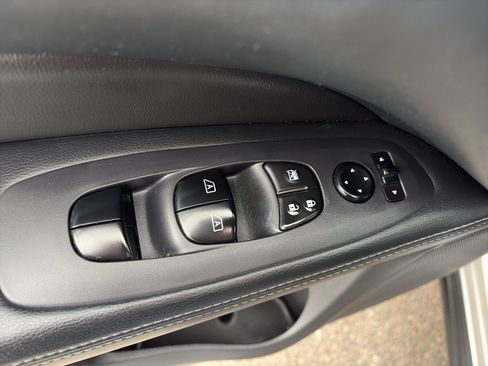 Used 2014 Nissan Pathfinder Platinum w/ Platinum Premium Package image 22