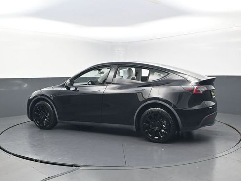 Used 2022 Tesla Model Y Long Range AWD/4WD image 10