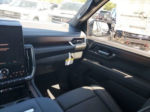 New 2026 GMC Yukon Denali w/ Denali Reserve Package AWD/4WD image 15