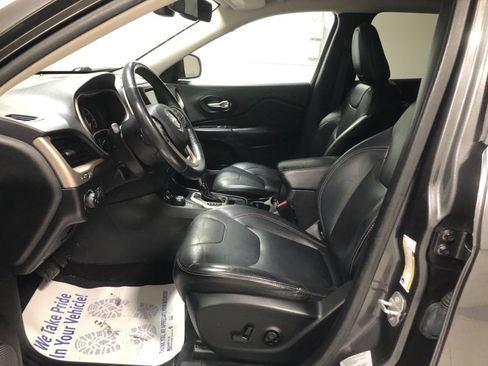 Used 2015 Jeep Cherokee Limited image 17