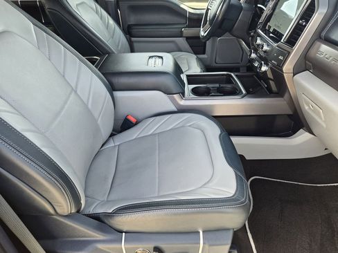 Certified 2022 Ford F450 Limited w/ FX4 Off-Road Package image 15