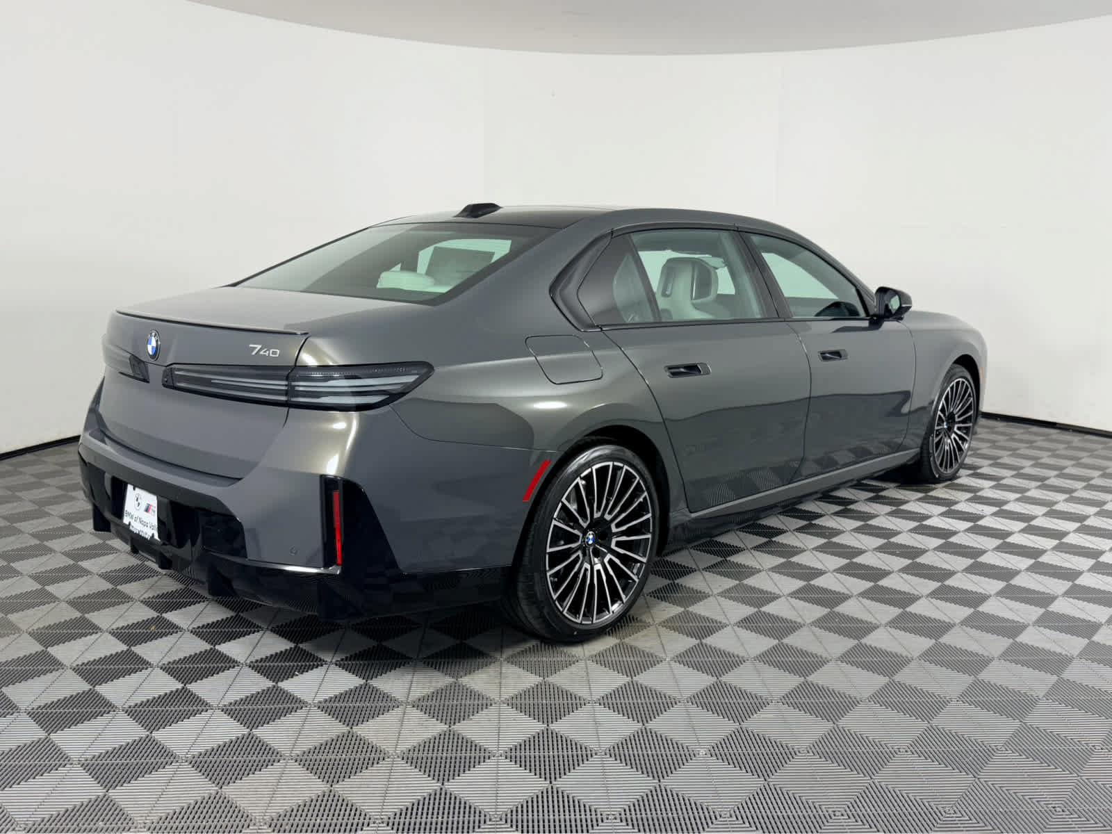 New 2027 BMW 740i w/ Executive Package RWD image 3