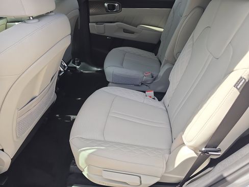 Certified 2025 Kia Sorento SX Prestige image 17