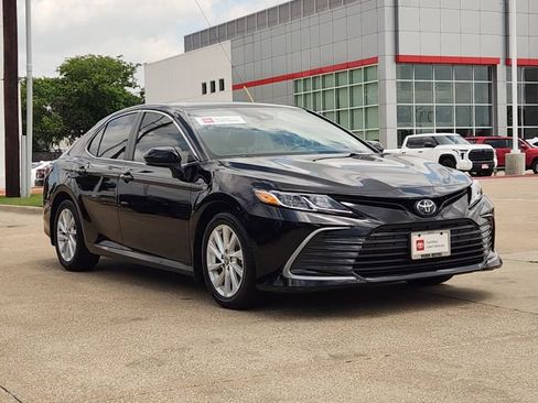 Used 2024 Toyota Camry LE FWD image 2