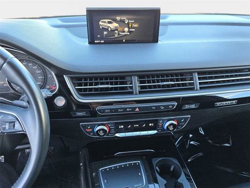 Used 2018 Audi Q7 3.0T Premium Plus w/ Premium Plus Package image 28