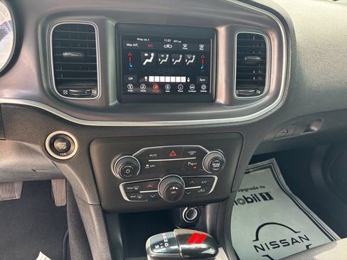 Used 2022 Dodge Charger SXT RWD image 11