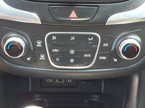 Used 2020 Chevrolet Equinox Premier AWD/4WD image 8