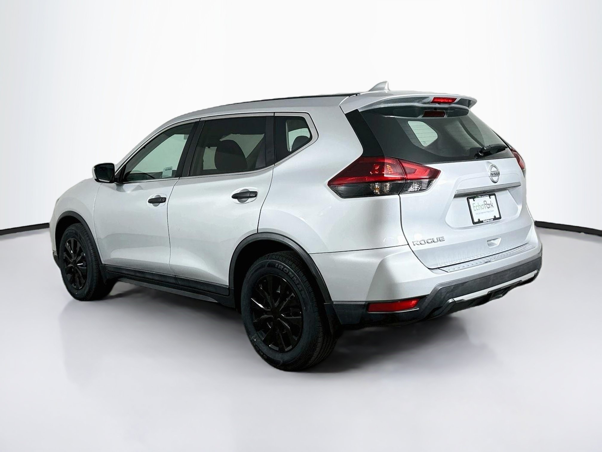 Used 2020 Nissan Rogue S FWD image 5