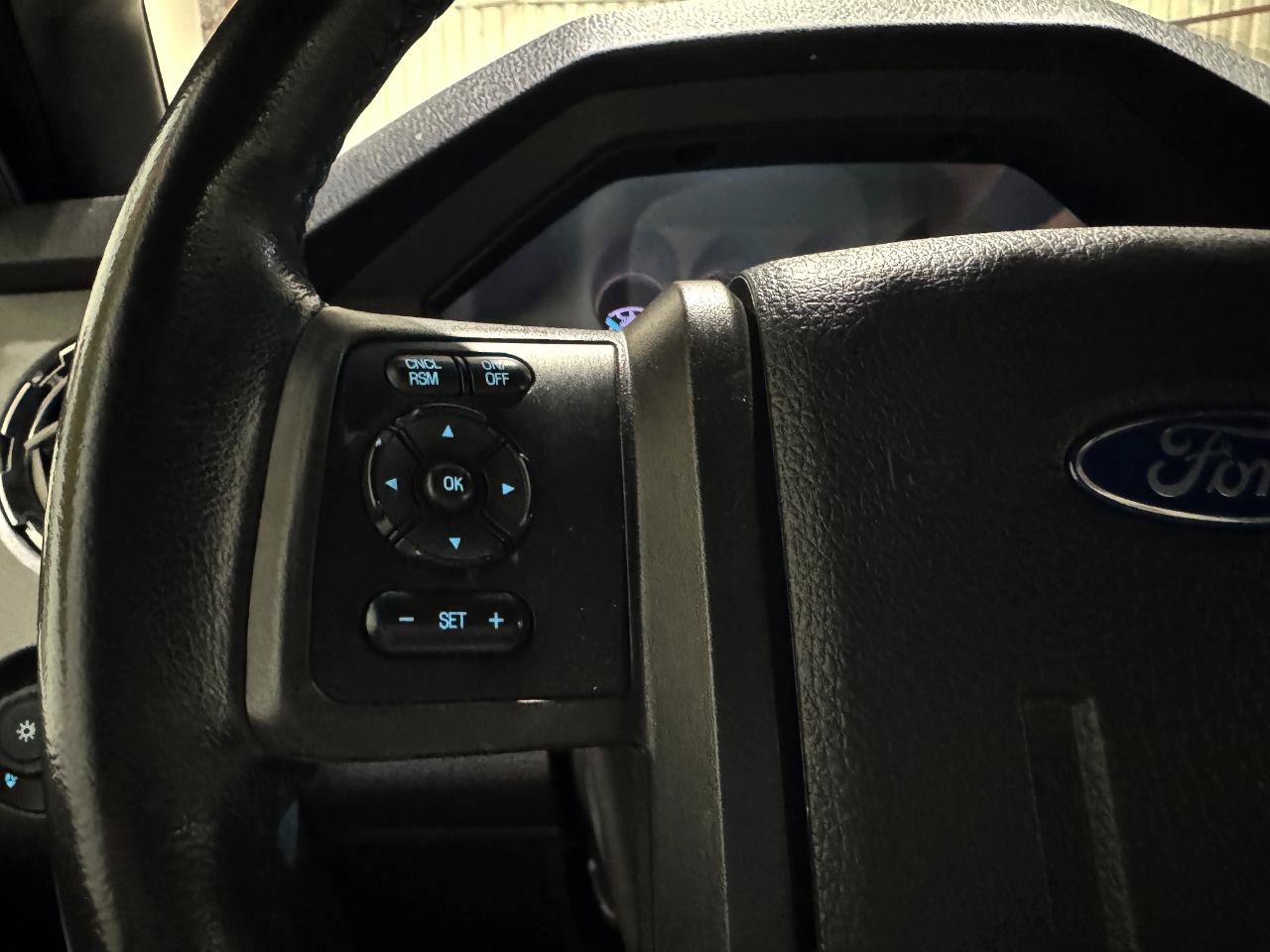 Used 2016 Ford F250 Lariat w/ Lariat Interior Package AWD/4WD image 8