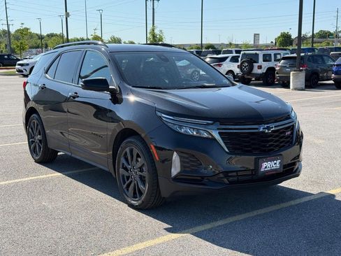 Used 2022 Chevrolet Equinox RS w/ RS Leather Package FWD image 9