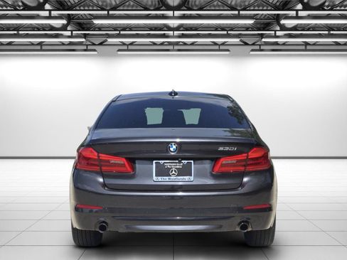 Used 2020 BMW 530i w/ Convenience Package RWD image 8