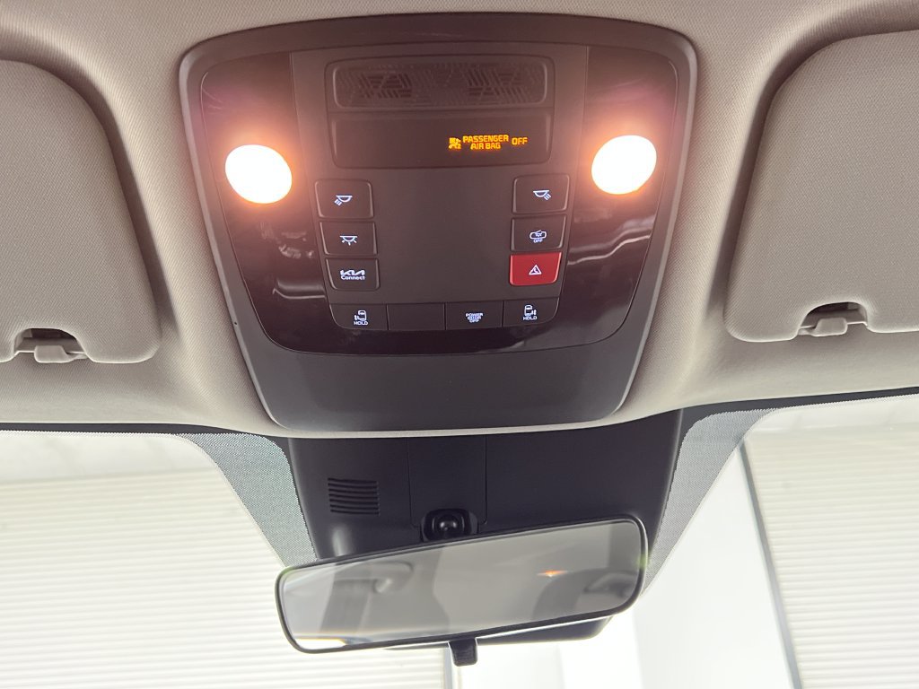 Used 2025 Kia Carnival FWD image 82