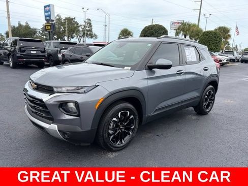 Used 2021 Chevrolet TrailBlazer LT w/ Premium Seating Package FWD image 3