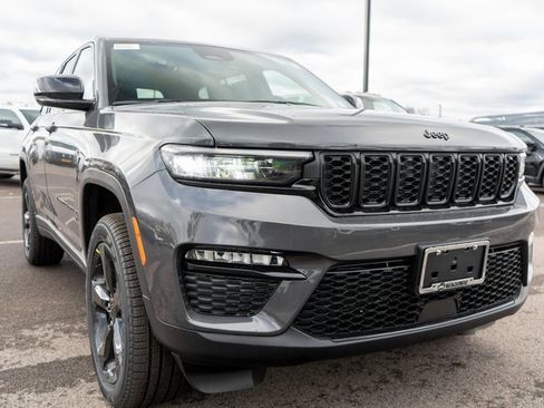 New 2025 Jeep Grand Cherokee Limited image 4