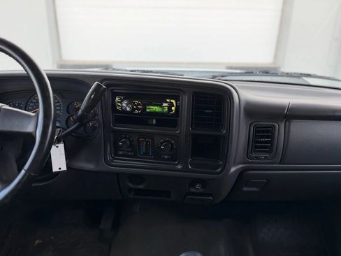 Used 2006 Chevrolet Silverado 1500 LT w/ Light Duty Power Package image 17