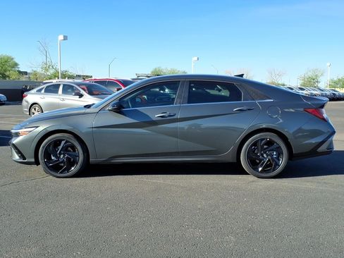 New 2026 Hyundai Elantra SEL Sport FWD image 2