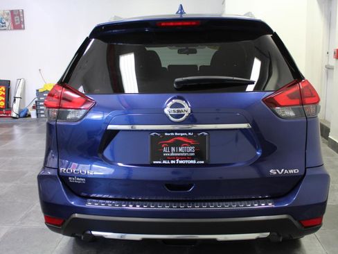 Used 2018 Nissan Rogue SV AWD/4WD image 5