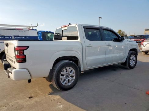 Used 2023 Nissan Frontier SV w/ SV Convenience Package image 3