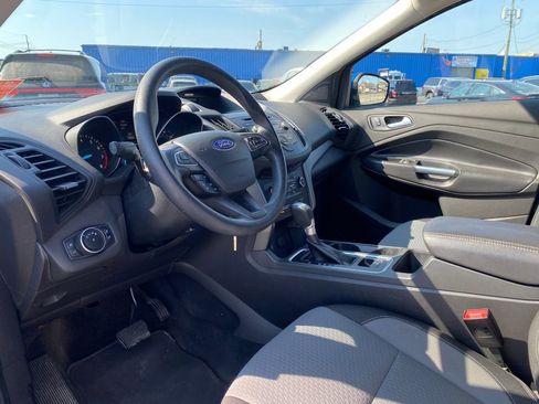 Used 2017 Ford Escape SE AWD/4WD image 9