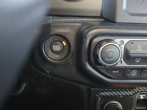 Used 2021 Jeep Wrangler Unlimited Sport image 13