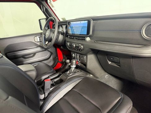 Used 2024 Jeep Wrangler Unlimited Rubicon 4xe AWD/4WD image 19